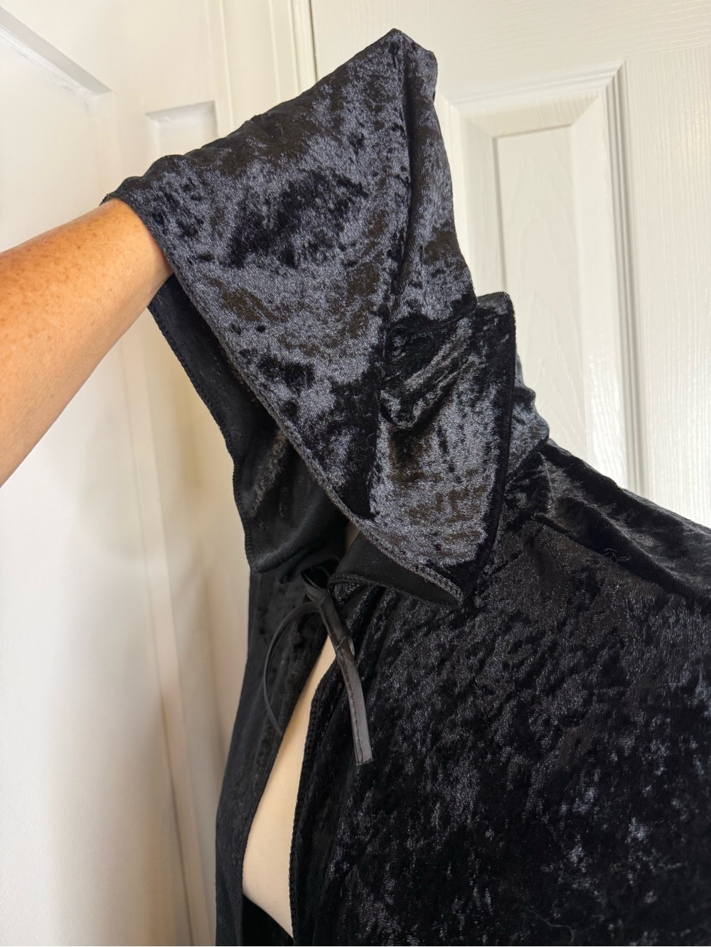 Black crushed Velvet Hooded Cape/Cloak costume free size cosplay renaissance - Picture 6 of 9